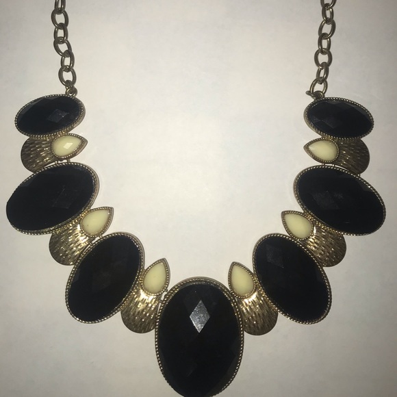 Large necklace - Picture 3 of 4